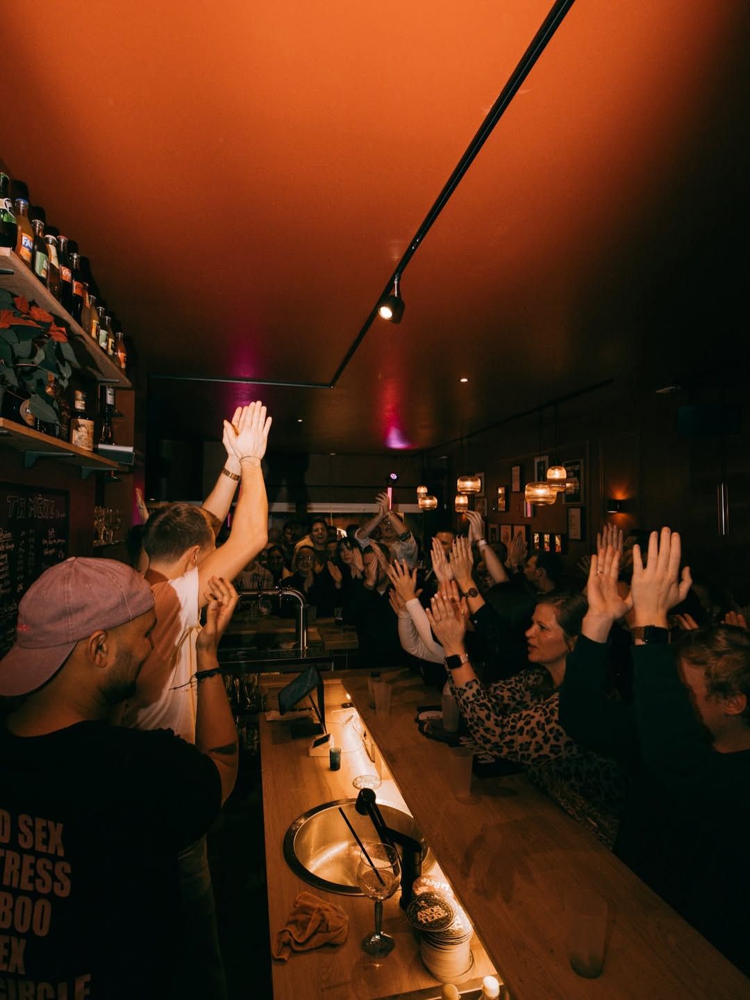 Ambiance TA MÈRE BAR